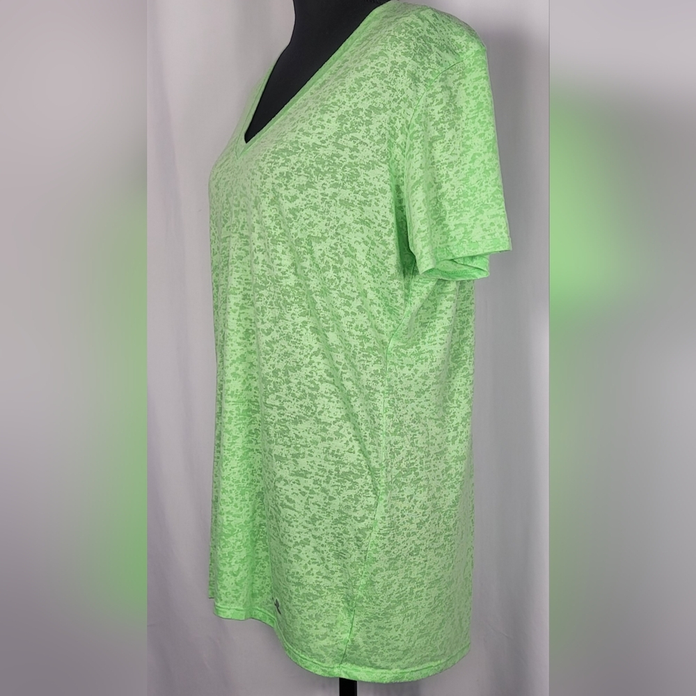 Under Armour HeatGear Neon Green Burnout V-Neck Athletic Tee XL Lightweight Work - Picture 2 of 6